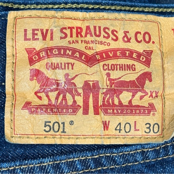Levi's Classic Denim Straight 501 Jeans - Picture 4 of 14